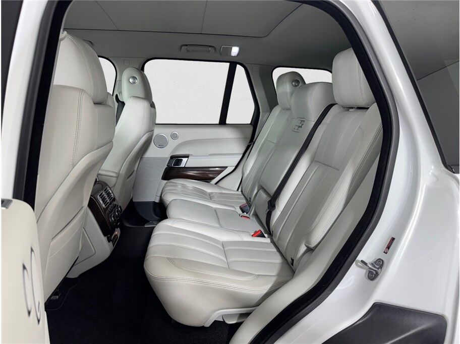 2017 Land Rover Range Rover SuperCharged photo 9