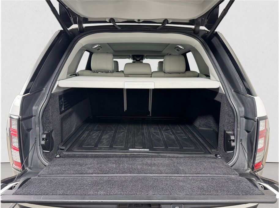 2017 Land Rover Range Rover SuperCharged photo 10
