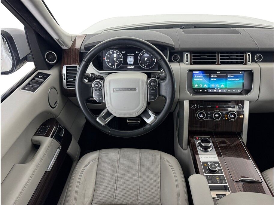 2017 Land Rover Range Rover SuperCharged photo 13