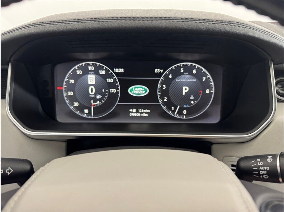 2017 Land Rover Range Rover SuperCharged photo 16