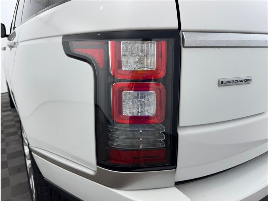 2017 Land Rover Range Rover SuperCharged photo 20