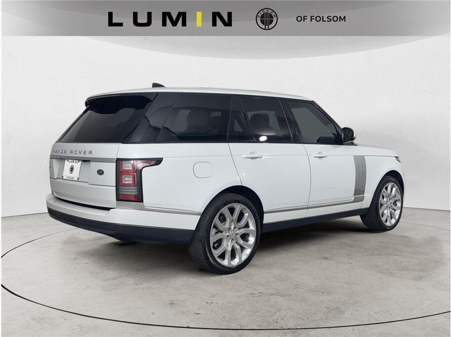 2017 Land Rover Range Rover SuperCharged photo 4