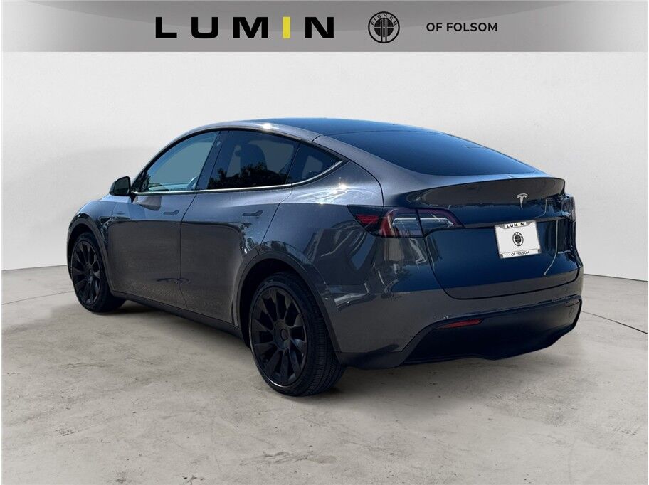 2021 Tesla Model Y Long Range photo 3